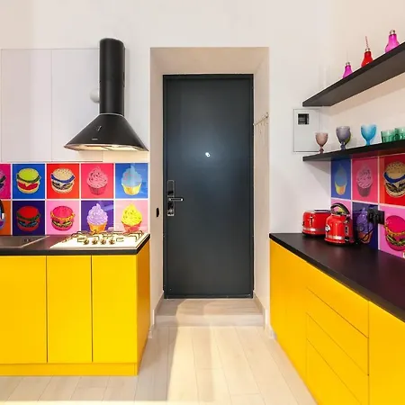 Pop Art Flat Near Opera-self Check-in & Netflix Daire Lviv