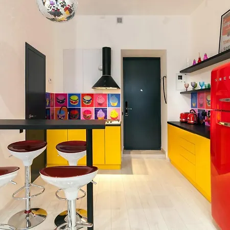 Pop Art Flat Near Opera-self Check-in & Netflix Lviv