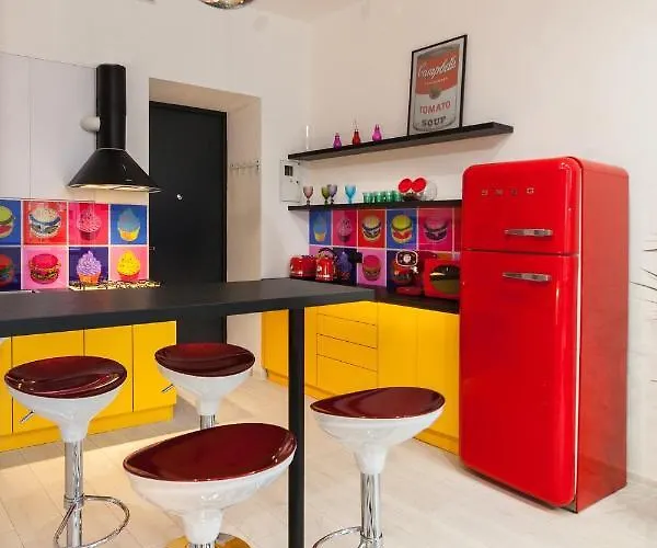 Pop Art Flat Near Opera-self Check-in & Netflix 아파트 리비프