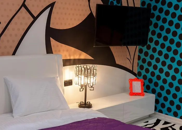 Pop Art Flat Near Opera-self Check-in & Netflix 리비프