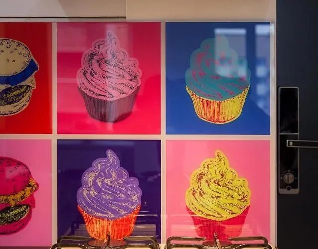 Pop Art Flat Near Opera-self Check-in & Netflix * إلفيف