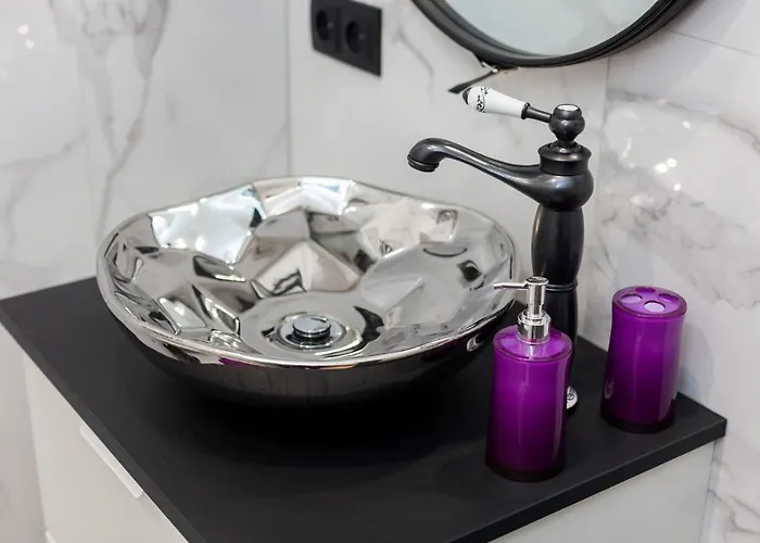 شقة Pop Art Flat Near Opera-self Check-in & Netflix