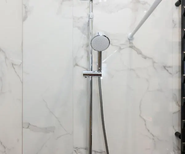 아파트 Pop Art Flat Near Opera-self Check-in & Netflix 리비프