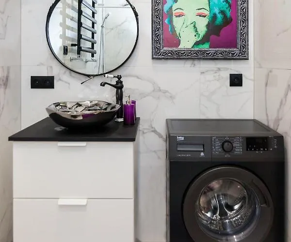 Pop Art Flat Near Opera-self Check-in & Netflix شقة إلفيف