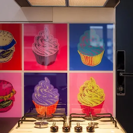 Pop Art Flat Near Opera-self Check-in & Netflix * Lviv