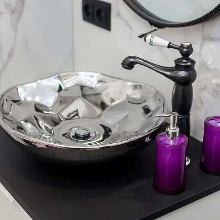 Apartman Pop Art Flat Near Opera-self Check-in & Netflix